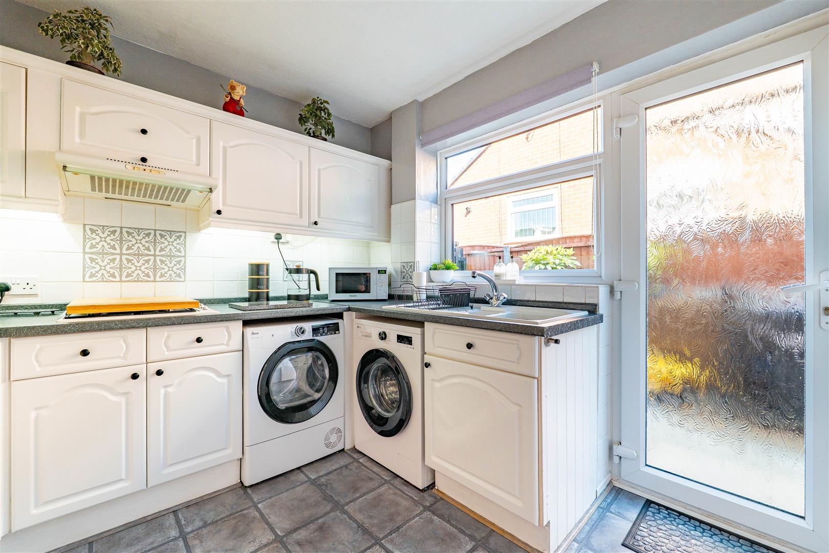 3 bed property in Marwood Close, Manchester